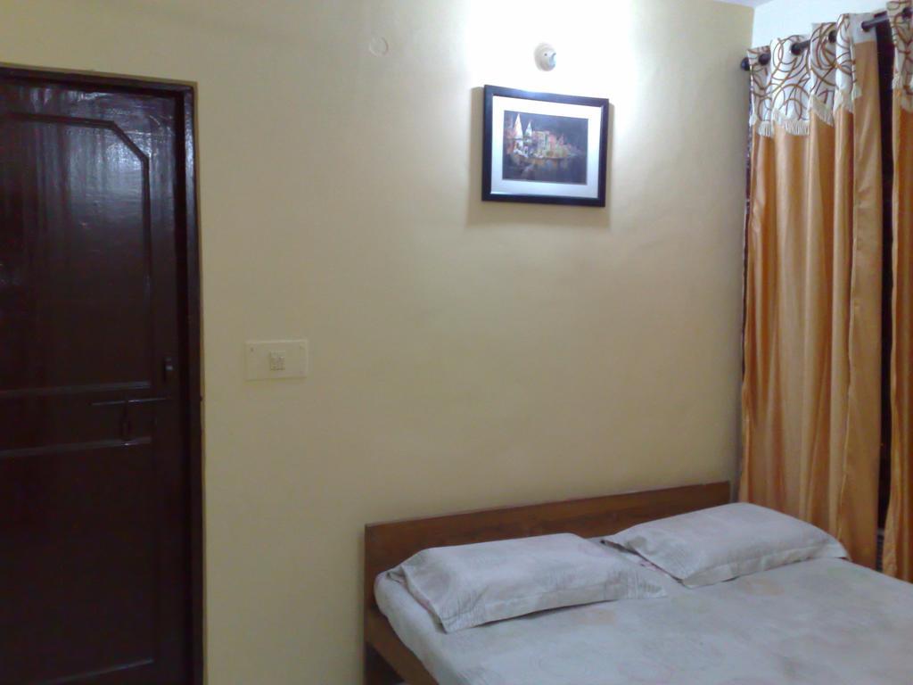 Grg Shanti Guest House Varanasi Near Manikarnika Ghat Habitación foto