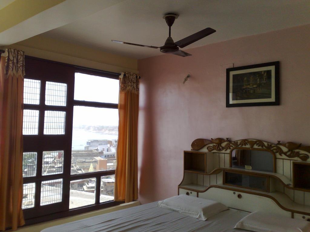 Grg Shanti Guest House Varanasi Near Manikarnika Ghat Habitación foto